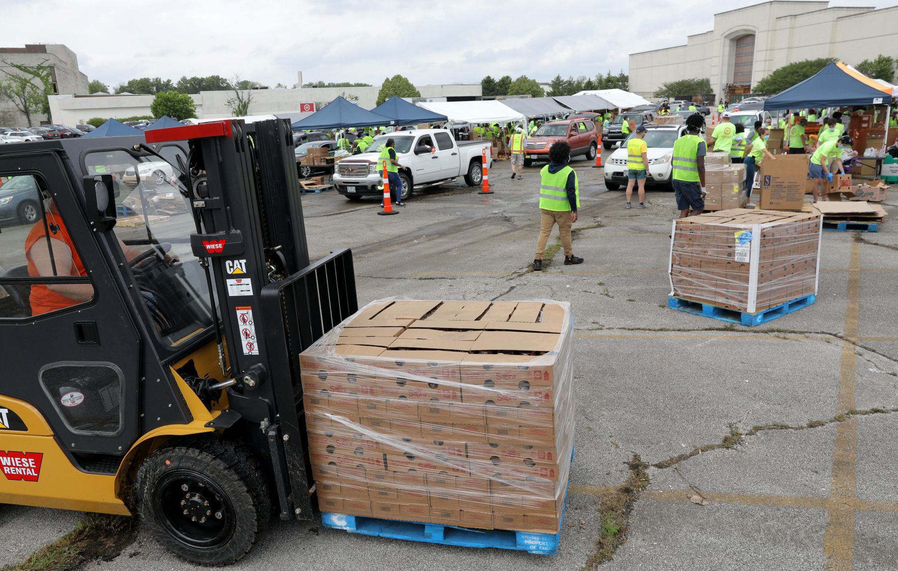 Urban League serves thousands in large food distribution